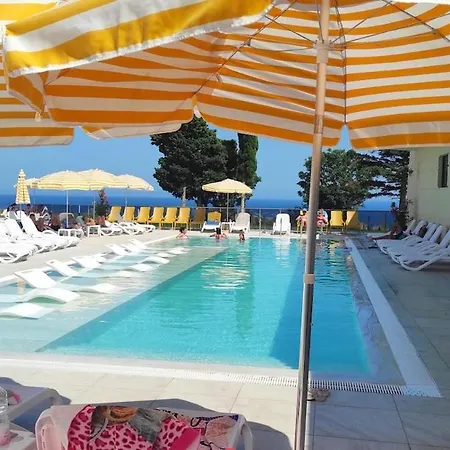 Skyline 20 With Sea View And Pool וארנה